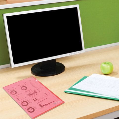 Папка-уголок А4 прозр. красная 0,15мм BRAUBERG 1/15